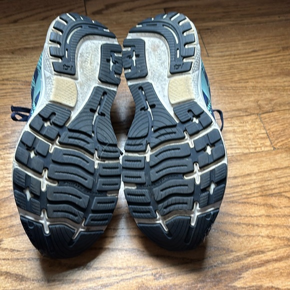 REDUCED - GHOST 14 Neutral Sneakers by Brooks Size 9 - Picture 5 of 5